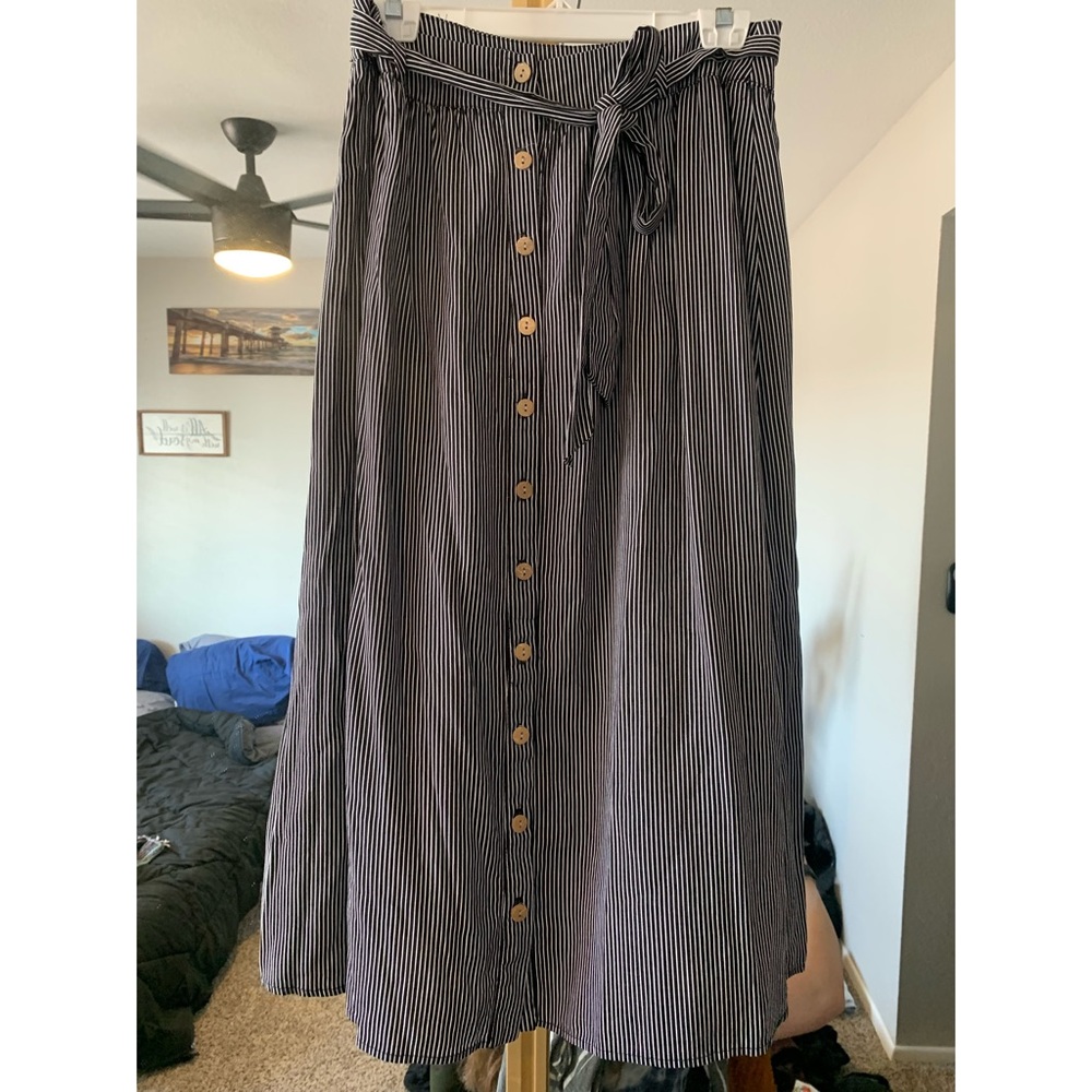 Final touch Size Medium Maxi skirt